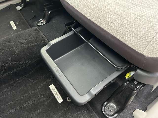 デイズ Ｘ　アイドリングストップ！インテリジェントエマージェンシーブレーキ！車線逸脱警報！純正ナビ＆フルセグＴＶ＆ＤＶＤ＆ＢＴ！インテリジェントアラウンドビューモニター！ウィンカーミラー！ワンオーナー（20枚目）