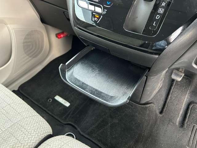 デイズ Ｘ　アイドリングストップ！インテリジェントエマージェンシーブレーキ！車線逸脱警報！純正ナビ＆フルセグＴＶ＆ＤＶＤ＆ＢＴ！インテリジェントアラウンドビューモニター！ウィンカーミラー！ワンオーナー（41枚目）