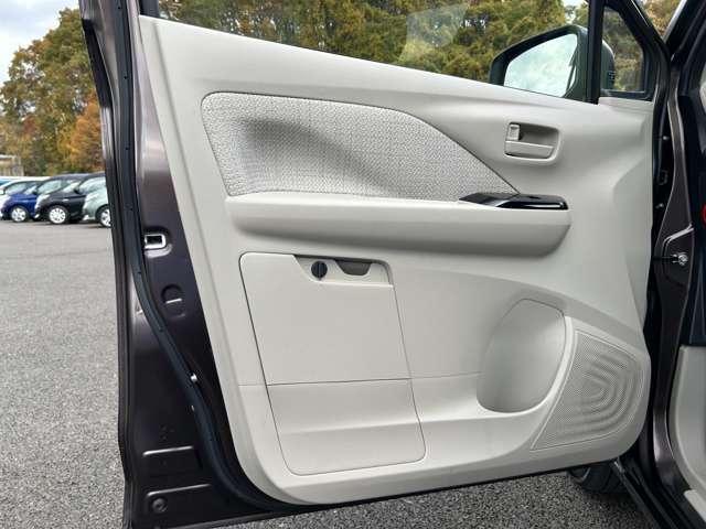 デイズ Ｘ　アイドリングストップ！インテリジェントエマージェンシーブレーキ！車線逸脱警報！純正ナビ＆フルセグＴＶ＆ＤＶＤ＆ＢＴ！インテリジェントアラウンドビューモニター！ウィンカーミラー！ワンオーナー（45枚目）