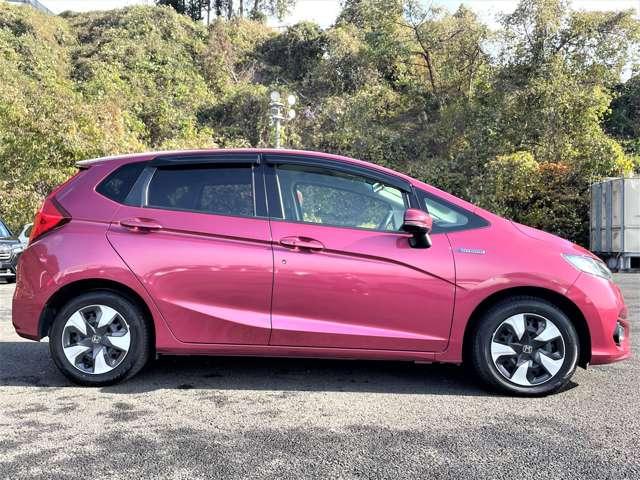 フィットハイブリッド Ｌ　ホンダセンシング　ホンダセンシング！ギャザーズナビ＆フルセグＴＶ＆ＤＶＤ＆ＢＴ＆バックカメラ！ＬＥＤヘッドライト！オートライト！ハーフレザーシート！純正ＥＴＣ！スマートキーシステム！（7枚目）