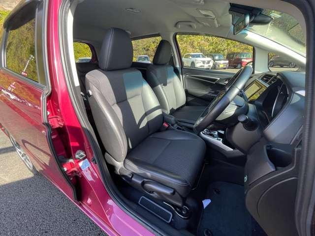 フィットハイブリッド Ｌ　ホンダセンシング　ホンダセンシング！ギャザーズナビ＆フルセグＴＶ＆ＤＶＤ＆ＢＴ＆バックカメラ！ＬＥＤヘッドライト！オートライト！ハーフレザーシート！純正ＥＴＣ！スマートキーシステム！（18枚目）