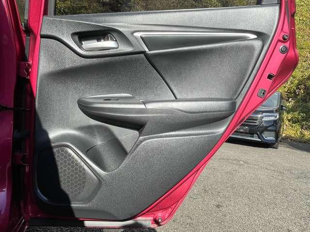 フィットハイブリッド Ｌ　ホンダセンシング　ホンダセンシング！ギャザーズナビ＆フルセグＴＶ＆ＤＶＤ＆ＢＴ＆バックカメラ！ＬＥＤヘッドライト！オートライト！ハーフレザーシート！純正ＥＴＣ！スマートキーシステム！（24枚目）