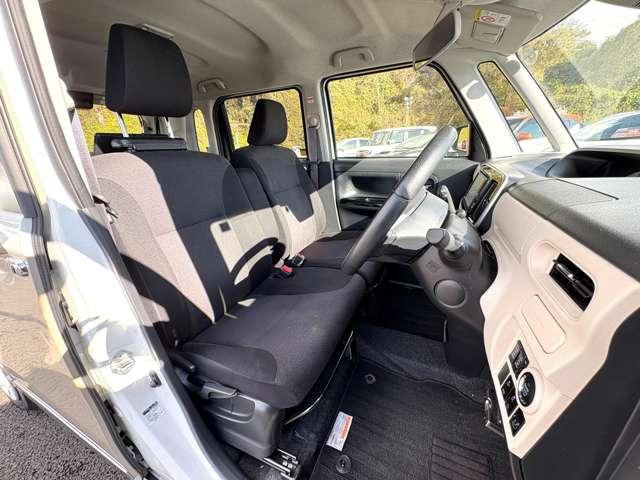 ムーヴキャンバス Ｘブラックインテリアリミテッド　ＳＡＩＩＩ　ストライプスカラー！アイドリングストップ！スマートアシスト３！純正ナビ＆フルセグＴＶ＆ＤＶＤ＆ＢＴ！パノラマモニター！社外リアモニター！オートライト！両側パワースライドドア！ＥＴＣ！禁煙車！（20枚目）