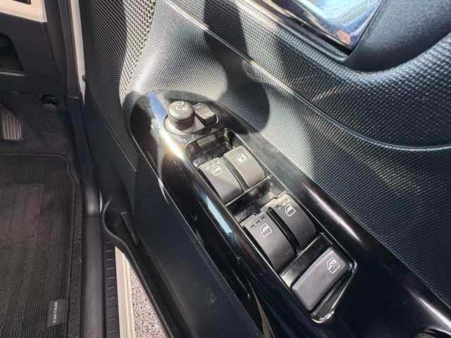 ムーヴキャンバス Ｘブラックインテリアリミテッド　ＳＡＩＩＩ　ストライプスカラー！アイドリングストップ！スマートアシスト３！純正ナビ＆フルセグＴＶ＆ＤＶＤ＆ＢＴ！パノラマモニター！社外リアモニター！オートライト！両側パワースライドドア！ＥＴＣ！禁煙車！（37枚目）