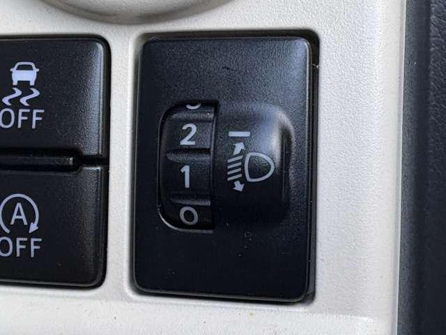 ムーヴキャンバス Ｘブラックインテリアリミテッド　ＳＡＩＩＩ　ストライプスカラー！アイドリングストップ！スマートアシスト３！純正ナビ＆フルセグＴＶ＆ＤＶＤ＆ＢＴ！パノラマモニター！社外リアモニター！オートライト！両側パワースライドドア！ＥＴＣ！禁煙車！（46枚目）