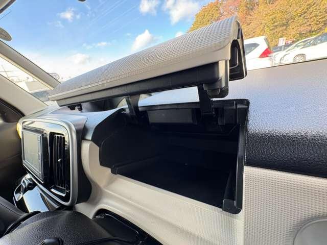 ムーヴキャンバス Ｘブラックインテリアリミテッド　ＳＡＩＩＩ　ストライプスカラー！アイドリングストップ！スマートアシスト３！純正ナビ＆フルセグＴＶ＆ＤＶＤ＆ＢＴ！パノラマモニター！社外リアモニター！オートライト！両側パワースライドドア！ＥＴＣ！禁煙車！（53枚目）