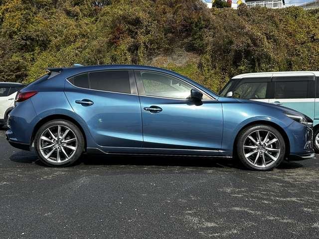 アクセラスポーツ ２２ＸＤ　Ｌパッケージ　アドバンスドＳＣＢＳ！レーンキープ・アシスト・システム！車線逸脱警報システム！マツダ・レーダークルーズコントロール！ＢＯＳＥサウンドシステム！純正ナビ！フルセグＴＶ！バックカメラ！４ＷＤ！（8枚目）