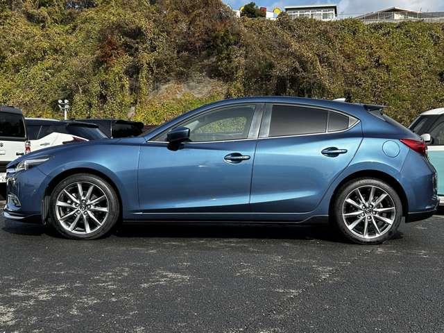 アクセラスポーツ ２２ＸＤ　Ｌパッケージ　アドバンスドＳＣＢＳ！レーンキープ・アシスト・システム！車線逸脱警報システム！マツダ・レーダークルーズコントロール！ＢＯＳＥサウンドシステム！純正ナビ！フルセグＴＶ！バックカメラ！４ＷＤ！（9枚目）