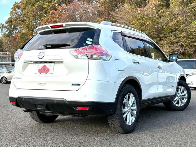 エクストレイル ２０Ｘ　ハイブリッド　エマージェンシーブレーキＰ　４ＷＤ　エマージェンシーブレーキ！車線逸脱警報！後側方車両検知警報！フロント・リアソナー！ふらつき警報！オートライト！純正ナビ！フルセグＴＶ（走行時視聴可）！シートヒーター！ＬＥＤヘッドライト／カブロンシート（5枚目）