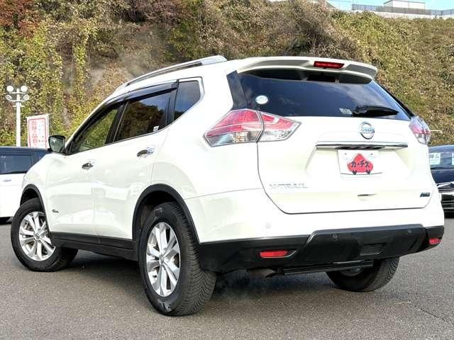 エクストレイル ２０Ｘ　ハイブリッド　エマージェンシーブレーキＰ　４ＷＤ　エマージェンシーブレーキ！車線逸脱警報！後側方車両検知警報！フロント・リアソナー！ふらつき警報！オートライト！純正ナビ！フルセグＴＶ（走行時視聴可）！シートヒーター！ＬＥＤヘッドライト／カブロンシート（6枚目）