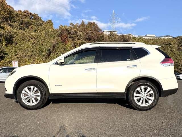 エクストレイル ２０Ｘ　ハイブリッド　エマージェンシーブレーキＰ　４ＷＤ　エマージェンシーブレーキ！車線逸脱警報！後側方車両検知警報！フロント・リアソナー！ふらつき警報！オートライト！純正ナビ！フルセグＴＶ（走行時視聴可）！シートヒーター！ＬＥＤヘッドライト／カブロンシート（9枚目）