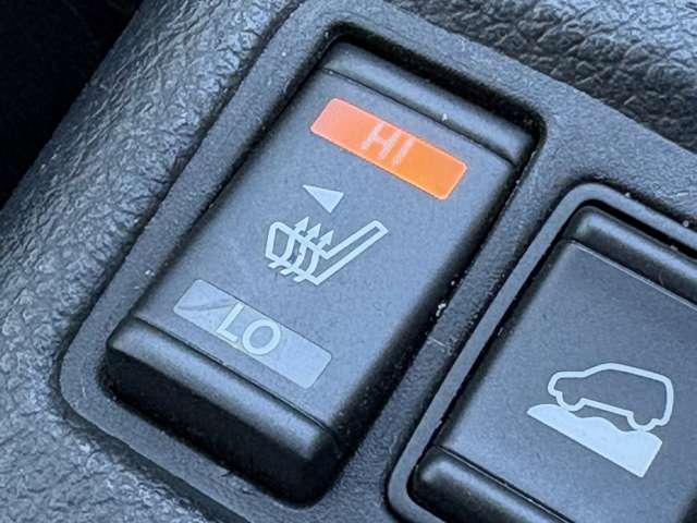 エクストレイル ２０Ｘ　ハイブリッド　エマージェンシーブレーキＰ　４ＷＤ　エマージェンシーブレーキ！車線逸脱警報！後側方車両検知警報！フロント・リアソナー！ふらつき警報！オートライト！純正ナビ！フルセグＴＶ（走行時視聴可）！シートヒーター！ＬＥＤヘッドライト／カブロンシート（43枚目）