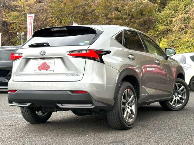 NX NX300h バージョンL プリクラッシュセーフティシステム!ブラインドスポットモニター!純正ナビ&フルセグTV&BT!パノラミックビューモニター!3眼LEDヘッドライト!レザーシート!シートヒーター&ベンチ(7枚目)