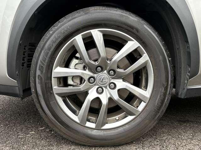 NX NX300h バージョンL プリクラッシュセーフティシステム!ブラインドスポットモニター!純正ナビ&フルセグTV&BT!パノラミックビューモニター!3眼LEDヘッドライト!レザーシート!シートヒーター&ベンチ(11枚目)