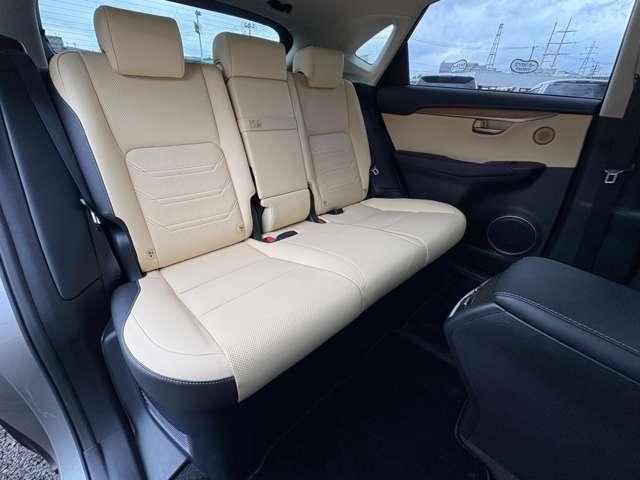 NX NX300h バージョンL プリクラッシュセーフティシステム!ブラインドスポットモニター!純正ナビ&フルセグTV&BT!パノラミックビューモニター!3眼LEDヘッドライト!レザーシート!シートヒーター&ベンチ(23枚目)