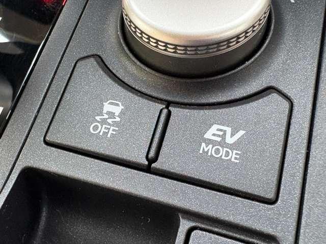 NX NX300h バージョンL プリクラッシュセーフティシステム!ブラインドスポットモニター!純正ナビ&フルセグTV&BT!パノラミックビューモニター!3眼LEDヘッドライト!レザーシート!シートヒーター&ベンチ(42枚目)