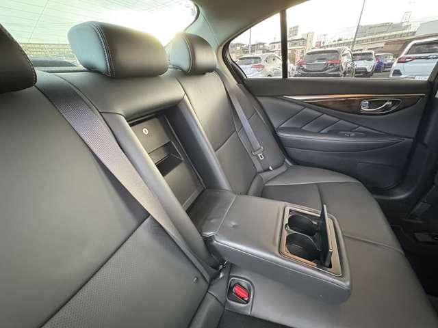 後席用ドリンクホルダー☆