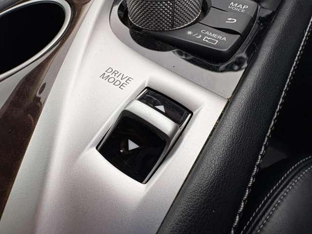 「走行モード切替」　燃費重視からスポーツ走行までスイッチ一つで切り替え！