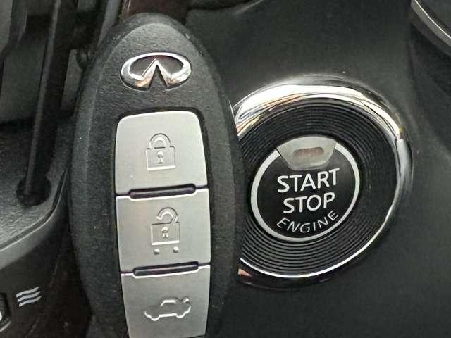 「スマートキー＆プッシュスタート」　カギを出さなくてもドアロック＆解除、エンジンスタート＆ストップが出来ます♪