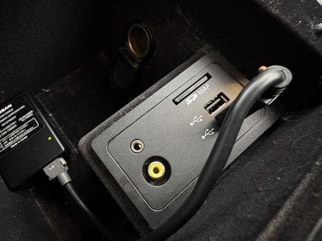 「ＵＳＢ端子」　スマホやタブレットに充電可能なＵＳＢ端子が付いています