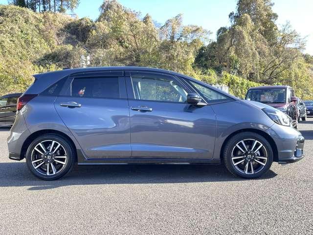 フィット ｅ：ＨＥＶ　ＲＳ　ホンダセンシング！カロッツェリアナビ＆フルセグＴＶ＆ＤＶＤ＆ＢＴ＆バックカメラ！ＬＥＤヘッドライト！オートライト！純正アルミ＆エアロ！半革シート！純正ＥＴＣ！パドルシフト！スマート（5枚目）