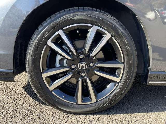 フィット ｅ：ＨＥＶ　ＲＳ　ホンダセンシング！カロッツェリアナビ＆フルセグＴＶ＆ＤＶＤ＆ＢＴ＆バックカメラ！ＬＥＤヘッドライト！オートライト！純正アルミ＆エアロ！半革シート！純正ＥＴＣ！パドルシフト！スマート（6枚目）