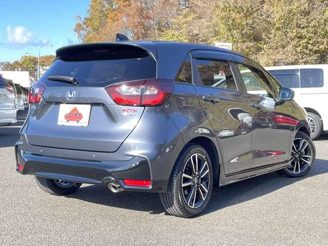 フィット ｅ：ＨＥＶ　ＲＳ　ホンダセンシング！カロッツェリアナビ＆フルセグＴＶ＆ＤＶＤ＆ＢＴ＆バックカメラ！ＬＥＤヘッドライト！オートライト！純正アルミ＆エアロ！半革シート！純正ＥＴＣ！パドルシフト！スマート（9枚目）