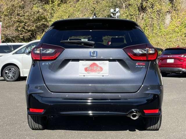 フィット ｅ：ＨＥＶ　ＲＳ　ホンダセンシング！カロッツェリアナビ＆フルセグＴＶ＆ＤＶＤ＆ＢＴ＆バックカメラ！ＬＥＤヘッドライト！オートライト！純正アルミ＆エアロ！半革シート！純正ＥＴＣ！パドルシフト！スマート（10枚目）