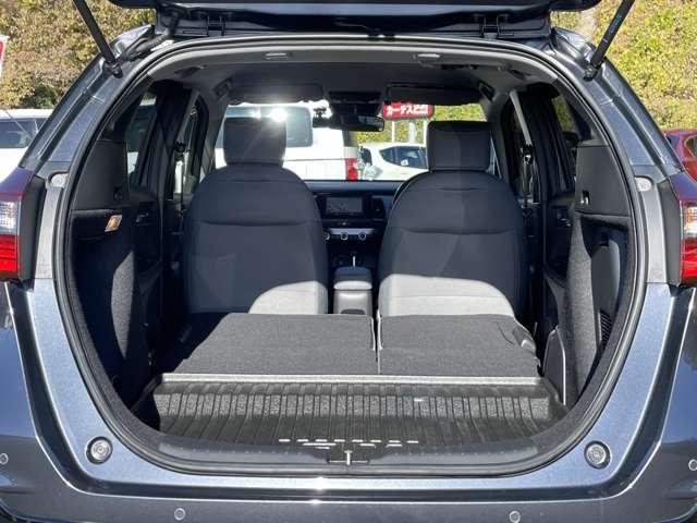 フィット ｅ：ＨＥＶ　ＲＳ　ホンダセンシング！カロッツェリアナビ＆フルセグＴＶ＆ＤＶＤ＆ＢＴ＆バックカメラ！ＬＥＤヘッドライト！オートライト！純正アルミ＆エアロ！半革シート！純正ＥＴＣ！パドルシフト！スマート（12枚目）