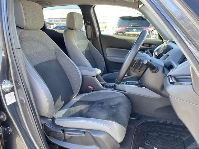 フィット ｅ：ＨＥＶ　ＲＳ　ホンダセンシング！カロッツェリアナビ＆フルセグＴＶ＆ＤＶＤ＆ＢＴ＆バックカメラ！ＬＥＤヘッドライト！オートライト！純正アルミ＆エアロ！半革シート！純正ＥＴＣ！パドルシフト！スマート（14枚目）