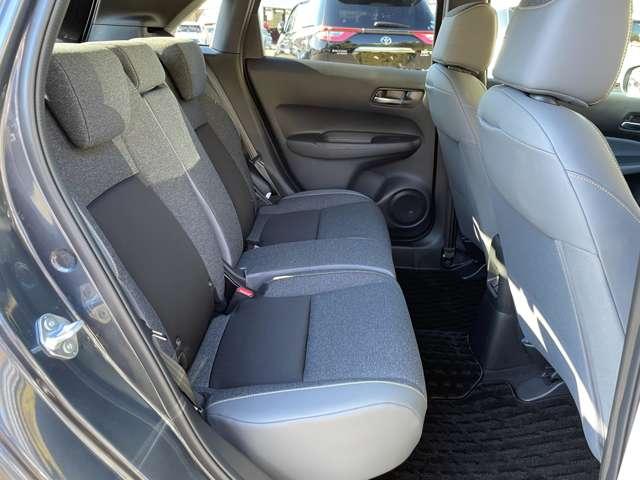 フィット ｅ：ＨＥＶ　ＲＳ　ホンダセンシング！カロッツェリアナビ＆フルセグＴＶ＆ＤＶＤ＆ＢＴ＆バックカメラ！ＬＥＤヘッドライト！オートライト！純正アルミ＆エアロ！半革シート！純正ＥＴＣ！パドルシフト！スマート（15枚目）