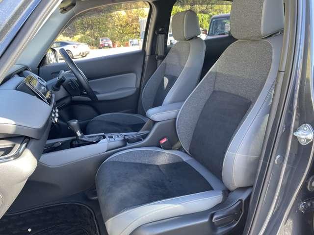 フィット ｅ：ＨＥＶ　ＲＳ　ホンダセンシング！カロッツェリアナビ＆フルセグＴＶ＆ＤＶＤ＆ＢＴ＆バックカメラ！ＬＥＤヘッドライト！オートライト！純正アルミ＆エアロ！半革シート！純正ＥＴＣ！パドルシフト！スマート（16枚目）