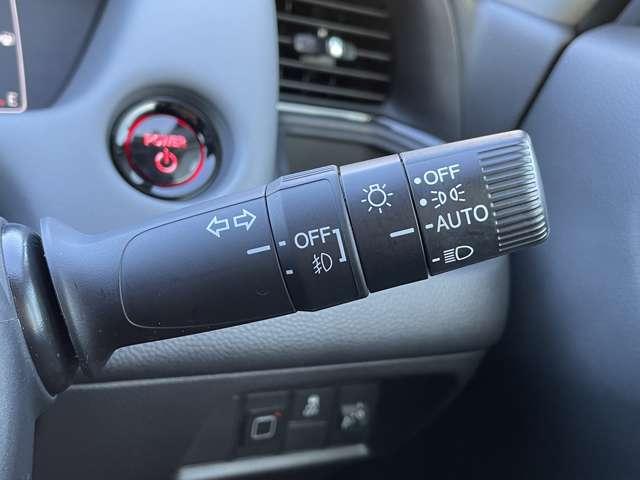 フィット ｅ：ＨＥＶ　ＲＳ　ホンダセンシング！カロッツェリアナビ＆フルセグＴＶ＆ＤＶＤ＆ＢＴ＆バックカメラ！ＬＥＤヘッドライト！オートライト！純正アルミ＆エアロ！半革シート！純正ＥＴＣ！パドルシフト！スマート（22枚目）