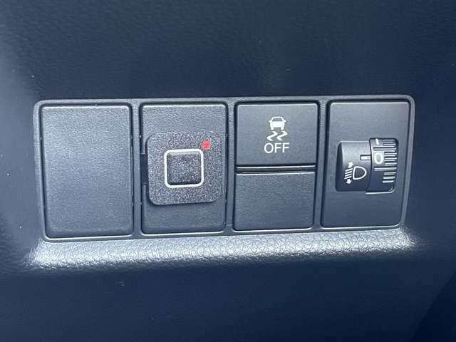 フィット ｅ：ＨＥＶ　ＲＳ　ホンダセンシング！カロッツェリアナビ＆フルセグＴＶ＆ＤＶＤ＆ＢＴ＆バックカメラ！ＬＥＤヘッドライト！オートライト！純正アルミ＆エアロ！半革シート！純正ＥＴＣ！パドルシフト！スマート（24枚目）