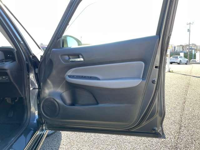 フィット ｅ：ＨＥＶ　ＲＳ　ホンダセンシング！カロッツェリアナビ＆フルセグＴＶ＆ＤＶＤ＆ＢＴ＆バックカメラ！ＬＥＤヘッドライト！オートライト！純正アルミ＆エアロ！半革シート！純正ＥＴＣ！パドルシフト！スマート（45枚目）