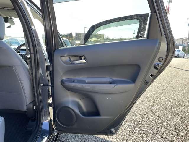 フィット ｅ：ＨＥＶ　ＲＳ　ホンダセンシング！カロッツェリアナビ＆フルセグＴＶ＆ＤＶＤ＆ＢＴ＆バックカメラ！ＬＥＤヘッドライト！オートライト！純正アルミ＆エアロ！半革シート！純正ＥＴＣ！パドルシフト！スマート（46枚目）