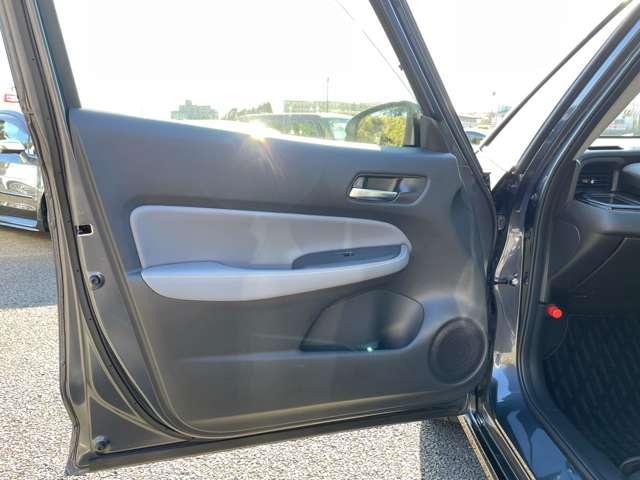 フィット ｅ：ＨＥＶ　ＲＳ　ホンダセンシング！カロッツェリアナビ＆フルセグＴＶ＆ＤＶＤ＆ＢＴ＆バックカメラ！ＬＥＤヘッドライト！オートライト！純正アルミ＆エアロ！半革シート！純正ＥＴＣ！パドルシフト！スマート（47枚目）