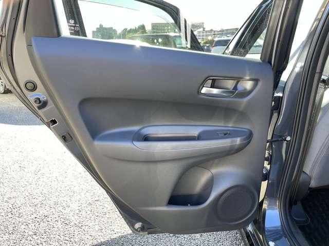 フィット ｅ：ＨＥＶ　ＲＳ　ホンダセンシング！カロッツェリアナビ＆フルセグＴＶ＆ＤＶＤ＆ＢＴ＆バックカメラ！ＬＥＤヘッドライト！オートライト！純正アルミ＆エアロ！半革シート！純正ＥＴＣ！パドルシフト！スマート（48枚目）