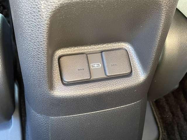 フィット ｅ：ＨＥＶ　ＲＳ　ホンダセンシング！カロッツェリアナビ＆フルセグＴＶ＆ＤＶＤ＆ＢＴ＆バックカメラ！ＬＥＤヘッドライト！オートライト！純正アルミ＆エアロ！半革シート！純正ＥＴＣ！パドルシフト！スマート（49枚目）