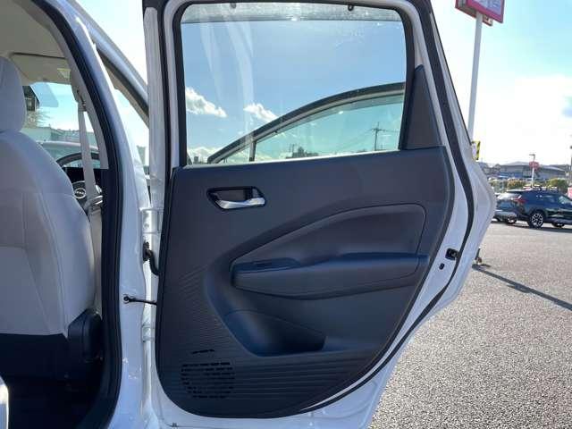 ノート Ｘ　エアリーグレーエディション　全方位運転支援システム！プロパイロット！純正コネクトナビ＆フルセグＴＶ＆ＢＴ！インテリジェントアラウンドビューモニター＆ルームミラー！アダプティブＬＥＤヘッドライト！オートライト！（24枚目）