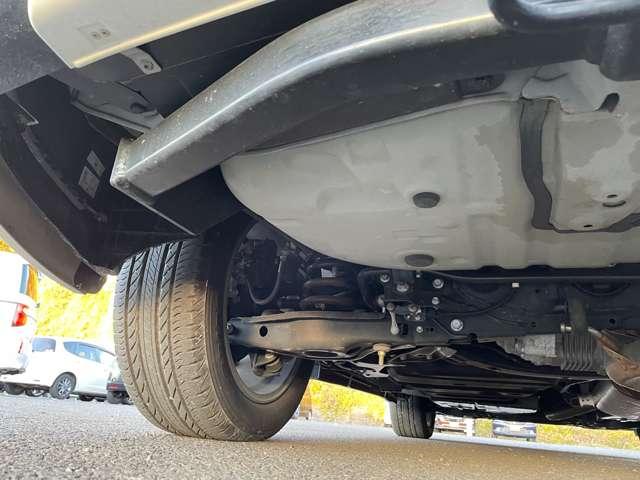 ハリアーハイブリッド プログレス　メタル　アンド　レザーパッケージ　４ＷＤ　２９年後期型！セーフティセンスＰ！モデリスタエアロ！純正ナビ＆フルセグＴＶ＆ＢＴ！パノラミックビューモニター！ＪＢＬプレミアムサウンドシステム！レザーシート！快適温熱シート！ＬＥＤ（42枚目）