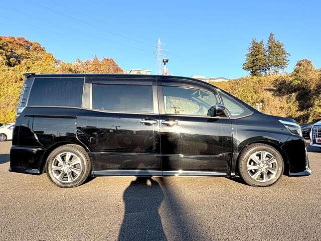 ヴォクシー ZS 煌III 4WD(7枚目)