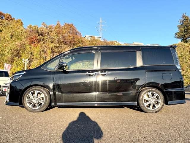 ヴォクシー ZS 煌III 4WD(8枚目)