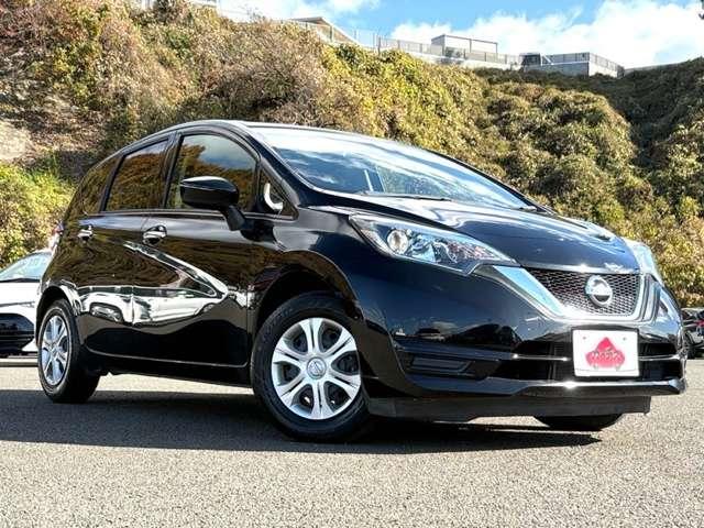 ノート Ｘ　インテリジェントエマージェンシーブレーキ！車線逸脱警報！ケンウッドナビ＆１セグＴＶ＆ＤＶＤ！オートライト！社外ＥＴＣ！インテリジェントキー／プッシュスタート！アイドリングストップ！（3枚目）