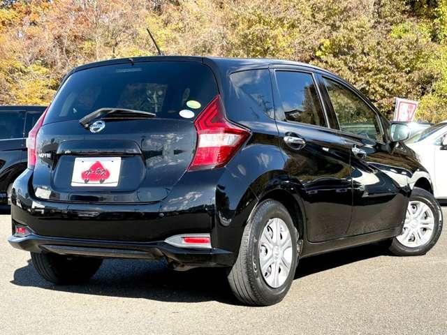 ノート Ｘ　インテリジェントエマージェンシーブレーキ！車線逸脱警報！ケンウッドナビ＆１セグＴＶ＆ＤＶＤ！オートライト！社外ＥＴＣ！インテリジェントキー／プッシュスタート！アイドリングストップ！（4枚目）