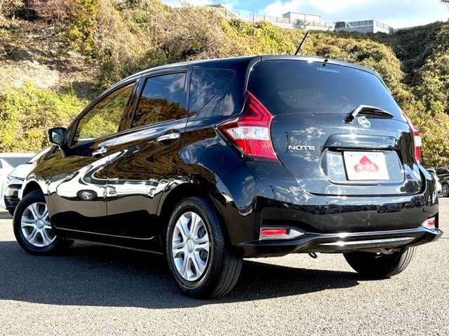 ノート Ｘ　インテリジェントエマージェンシーブレーキ！車線逸脱警報！ケンウッドナビ＆１セグＴＶ＆ＤＶＤ！オートライト！社外ＥＴＣ！インテリジェントキー／プッシュスタート！アイドリングストップ！（5枚目）