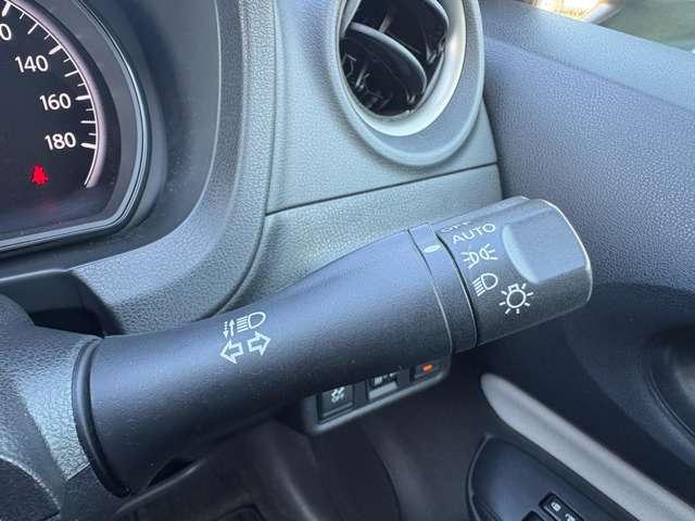 ノート Ｘ　インテリジェントエマージェンシーブレーキ！車線逸脱警報！ケンウッドナビ＆１セグＴＶ＆ＤＶＤ！オートライト！社外ＥＴＣ！インテリジェントキー／プッシュスタート！アイドリングストップ！（15枚目）