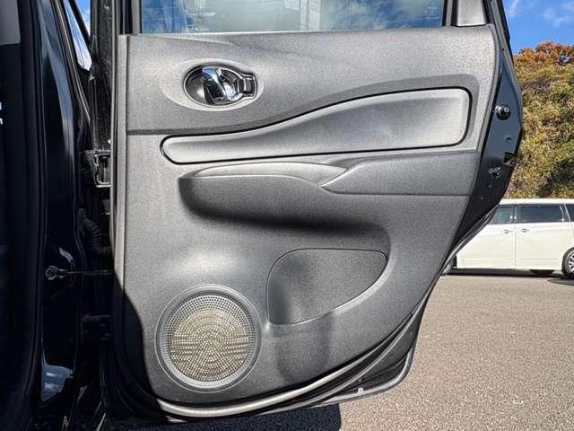 ノート Ｘ　インテリジェントエマージェンシーブレーキ！車線逸脱警報！ケンウッドナビ＆１セグＴＶ＆ＤＶＤ！オートライト！社外ＥＴＣ！インテリジェントキー／プッシュスタート！アイドリングストップ！（31枚目）