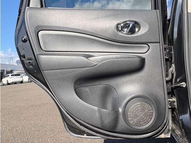 ノート Ｘ　インテリジェントエマージェンシーブレーキ！車線逸脱警報！ケンウッドナビ＆１セグＴＶ＆ＤＶＤ！オートライト！社外ＥＴＣ！インテリジェントキー／プッシュスタート！アイドリングストップ！（32枚目）