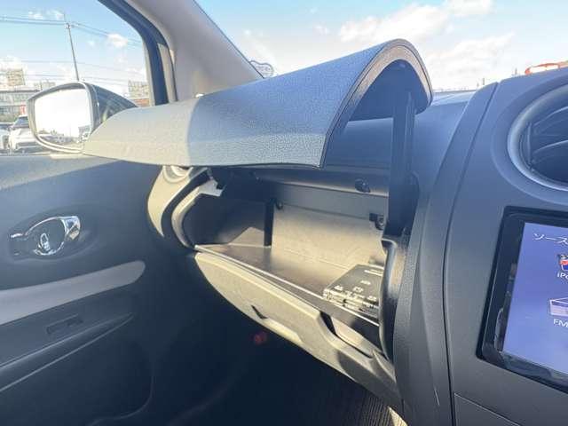 ノート Ｘ　インテリジェントエマージェンシーブレーキ！車線逸脱警報！ケンウッドナビ＆１セグＴＶ＆ＤＶＤ！オートライト！社外ＥＴＣ！インテリジェントキー／プッシュスタート！アイドリングストップ！（49枚目）